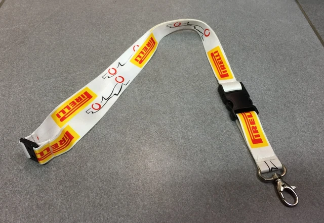 Tour De Cou Dragonne Laniere Pirelli F1 Formule 1 Formula 1 Partenaire Ferrari