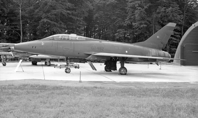 727 Sqn, RDAF, F-100F Super Sabre, GT-982 at Skrydstrup, Jun 1969 - B&W Neg_6154