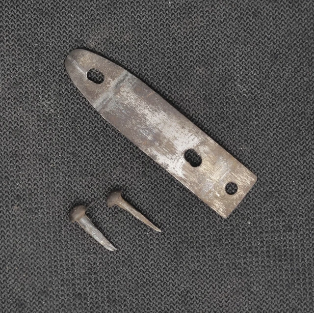 VINTAGE E. INGRAHAM Clock Co. Wall/Mantle Clock Door Latch + Nails £3. ...