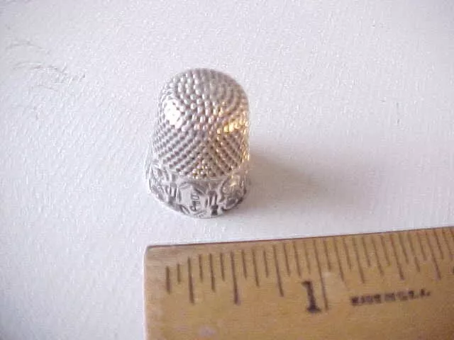 ANTIQUE STERLING SILVER THIMBLE VERY ORNATE NO. 8 ANCHOR TRADEMARK Fine