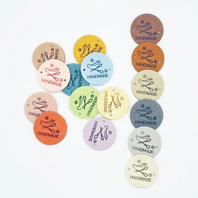 20Stk Runde Schere Muster HANDMADE PU Leder Etiketten Kleidung Tags Nähen DIY
