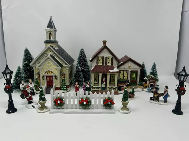 Holiday Time 20 Piece Village Set Christmas Villages and People, NEW in box