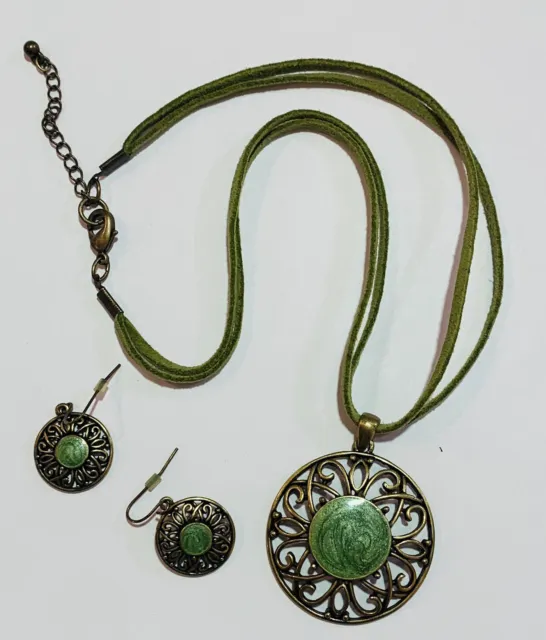 Vintage Handmade womens necklaces and earrings set