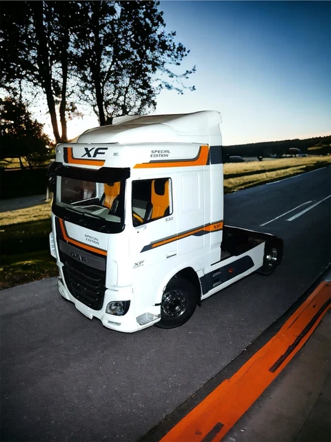 Camion Miniature DAF XF Space Cab 4x2 - Échelle 1/18, Blanc - Premium Classixxs 2016