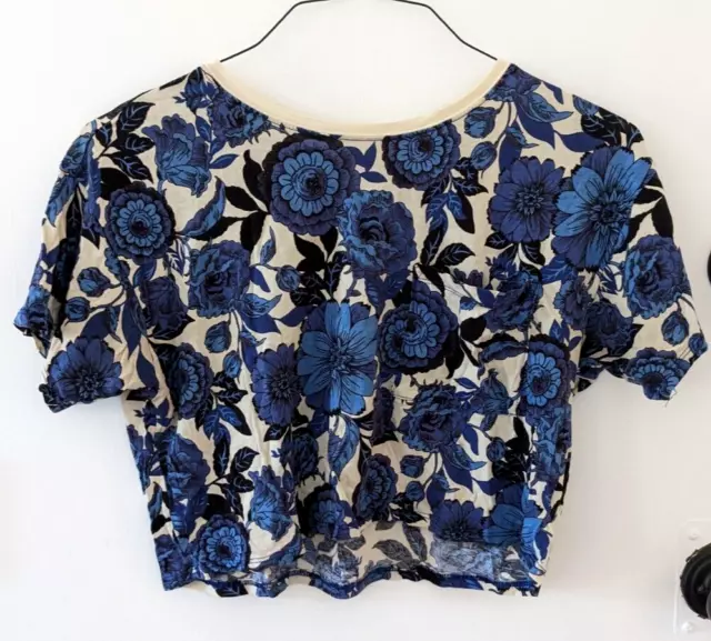 Forever 21 blue floral print crop top shirt blouse tee womens size MEDIUM flower