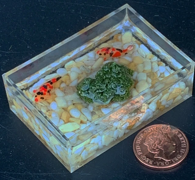 Oblong Poisson Étang Avec 2 Carpe Koi Tumdee 1:12 Échelle Poupées Maison Jardin