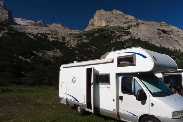 Camper mansardato