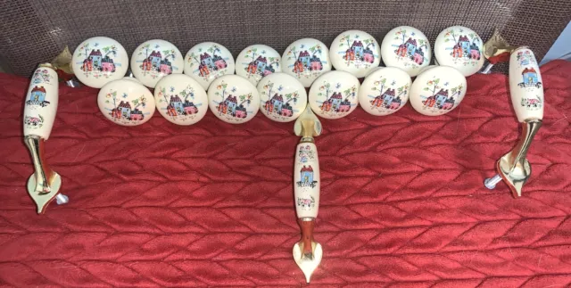 Vtg 15 Porcelain Cabinet Knobs/pulls & 3 Handles. KBC #38516. Country Home Theme