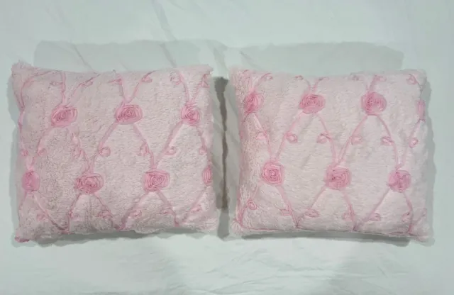 Faux Pink 3D Roses Cojines de acento para habitación de niña Aprox. 16 X 14 Set De 2
