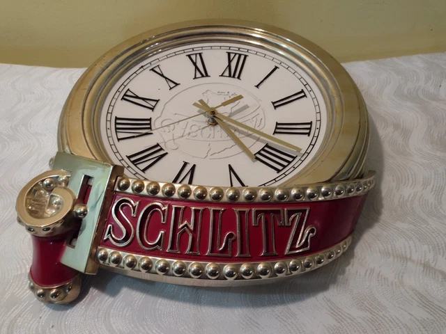 Vintage "Schlitz" Beer Wall Clock, (Battery) No Light Vintage "Schlitz" Beer Wall Clock, (Battery) No Light