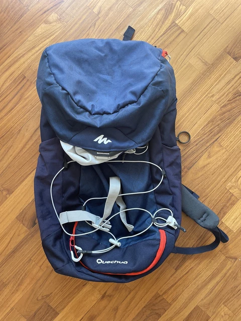 Zaino quechua deals 10 litri dimensioni