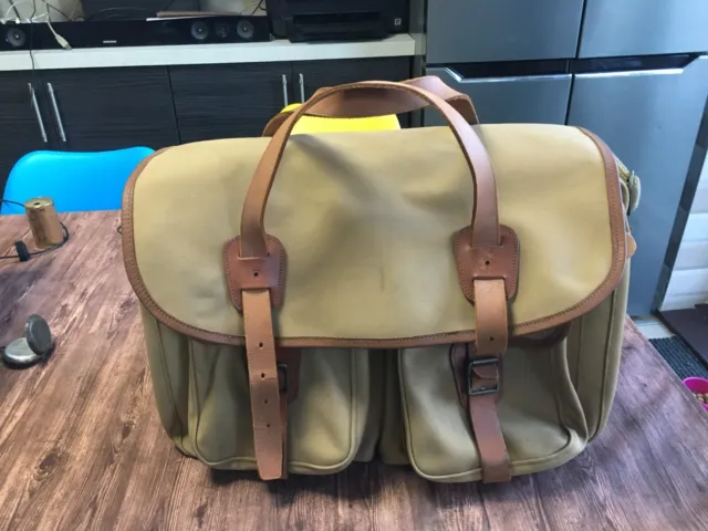 Billingham 550 Camera Bag -great Condition BUT HAS RIVETS MISSING SEE PICS