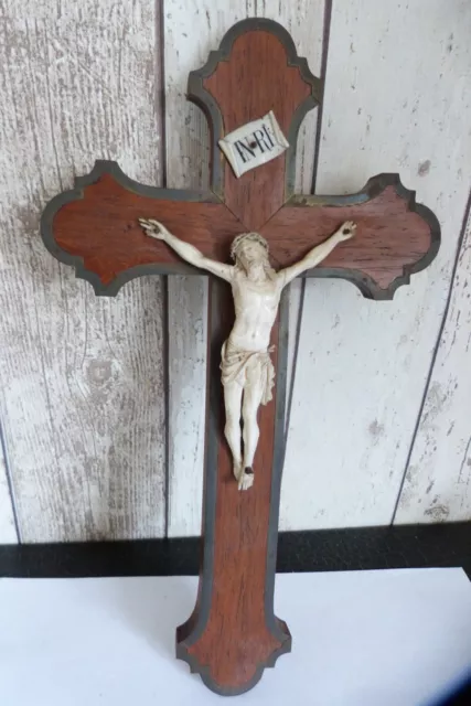 Ancien Christ en croix  Crucifix XIXÈME