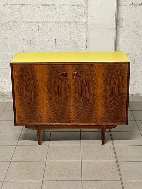 Piccola credenza anni '60 in palissandro completamente restaurata
