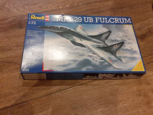 1/72 Revell MIG-29 UB Fulcrum  Modellbau Kit Vintage