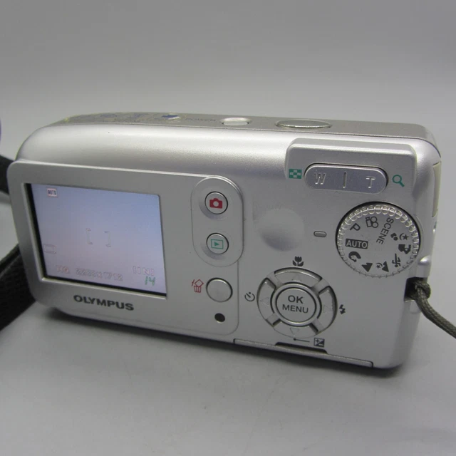 OLYMPUS DIGITAL CAMERA Camedia D545 Zoom 4.0MP Silver Tested £39.99