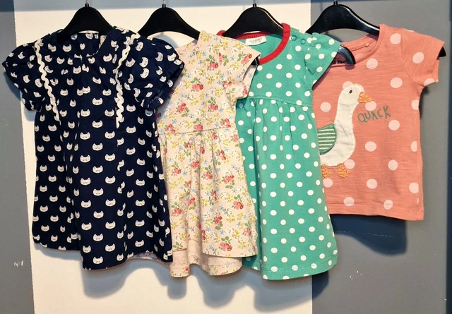 Avanti. Pacchetto vestiti per bambine età 6-9 mesi. Usato. Condizioni perfette. 4 pezzi. 10