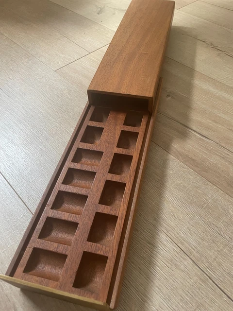 antigua caja de madera maciza vintage