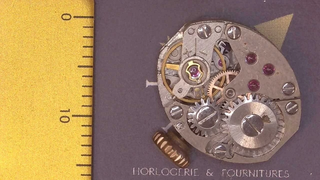 Montres anciennes - MOUVEMENT DE MONTRE MECANIQUE - POUR PIECES DETACHEES