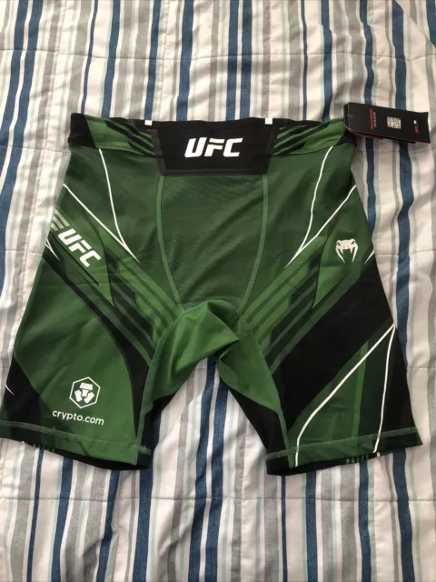 UFC Venum Authentic Men’s Fight Night Vale Tudo Shorts Size XL Green