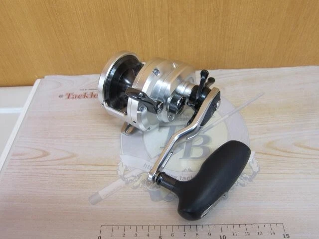 Shimano 11 Ocea Jigger 2000NR PG Right Baitcast Reel Used F/S