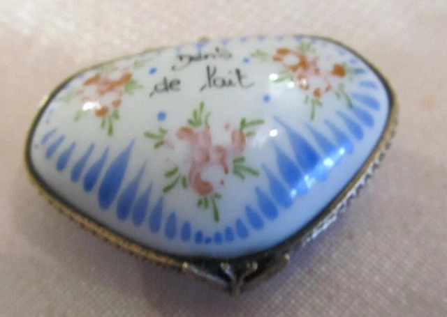 ANCIENNE BOITE À bijoux / pilules, en porcelaine de Limoges EUR 12,00