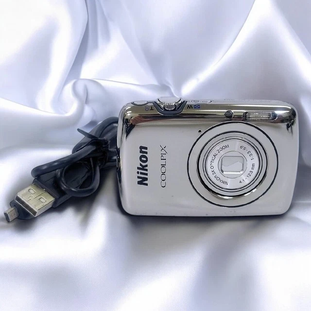 NIKON COOLPIX S01 Mirror Silver Compact Digital Camera Used