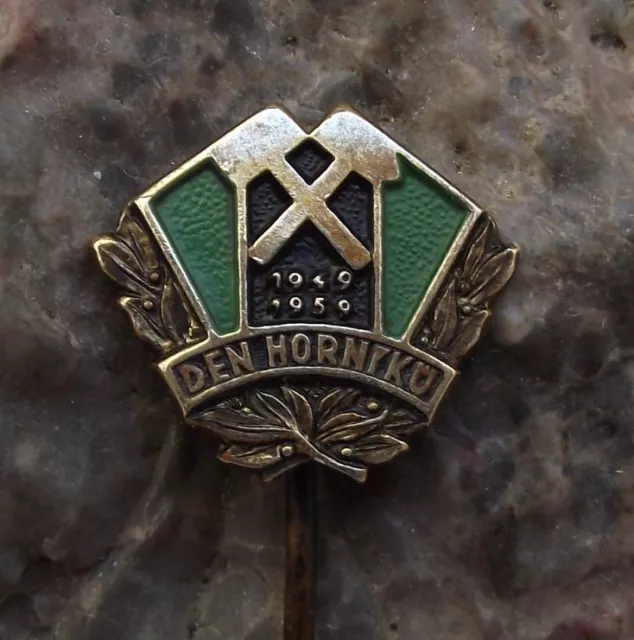1959 National Miners Day Crossed Hammers Den Horniku Coal Mine Mining Pin Badge