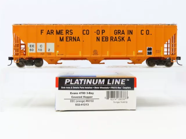 HO Scale Walthers Platinum Line 932-41213 EEC Farmer's Co-Op 3-Bay Hopper #60102