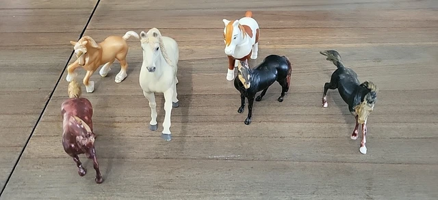 Lot of 5 Vintage Small Horse Figurines  1.75”-2”