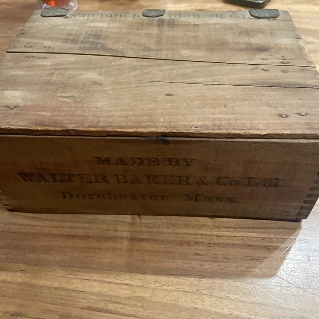 Antique Walter Baker & Co Chocolate Dovetailed Wood Crate Paris Exposition 1900