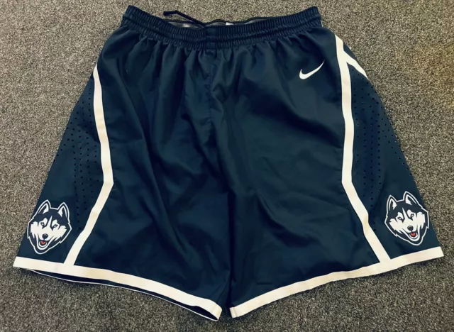 Nike UCONN Huskies 2013-2014 University of Connecticut Basketball Shorts 38 M Nike UCONN Huskies 2013-2014 University of Connecticut Basketball Shorts 38 M