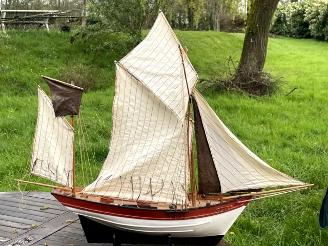 Maquette En Bois De Bateau Pêche aux thons Navire Concarneau?