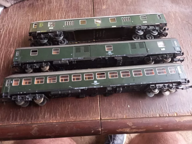 ho scale passenger carriages Marklin and Piko