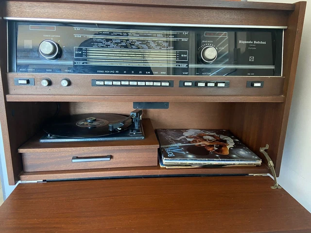 RADIO RIGONDA  BOLSHOI . CON TOCA DISCOS. ACOMPAÑADO DE 5 Álbumes de los 80 y 90