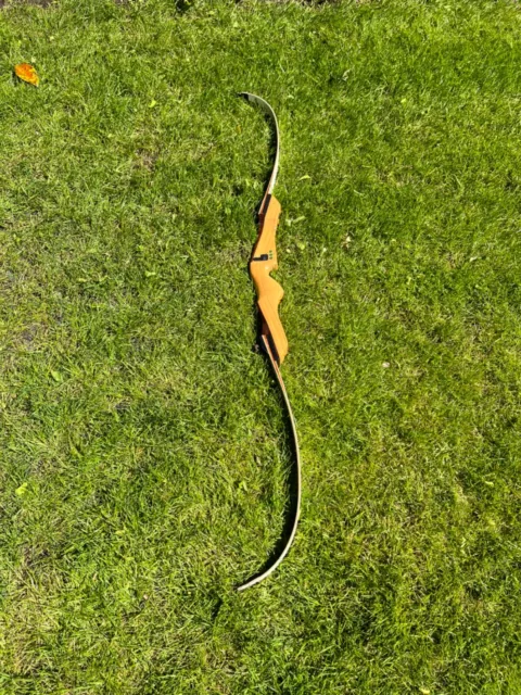 Archery bow - good condition - Quicks Elizabethan 64in