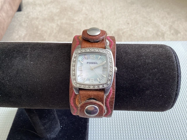 LADIES FOSSIL MOP Date Dial Small Cuff Watch Leather  display picture 1