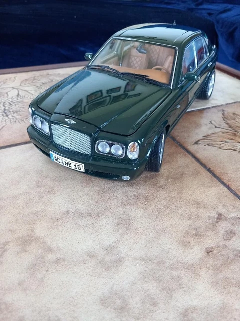 1/18 Minichamps Bentley Arnage 2002 model