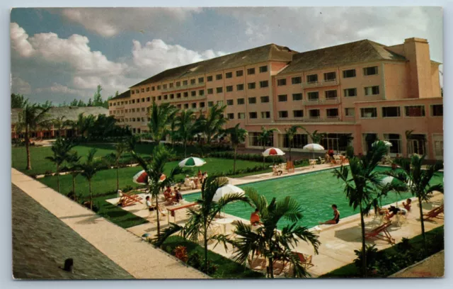 Emerald Beach Hotel Nassau Bahamas Chrome Postcard N1U