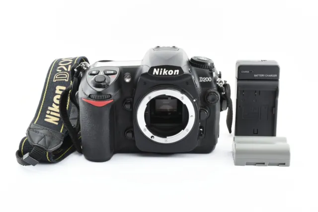 Nikon D200 10.2 MP Digital SLR Camera w/battery From Japan Excellent 941