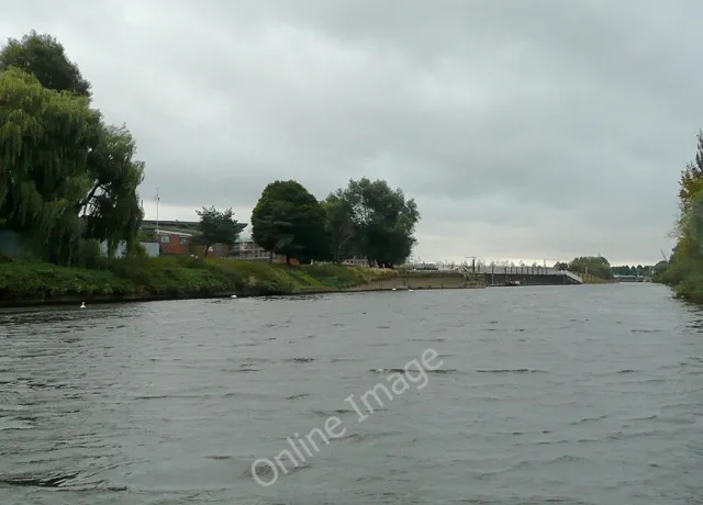 Photo 6x4 The River Severn at Diglis, Worcester This is looking south on  c2010