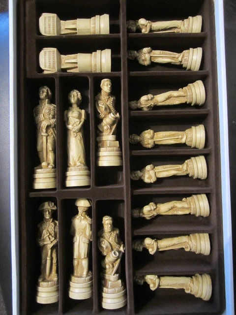 Studio Anne Carlton - Battle of Trafalgar Chess Set