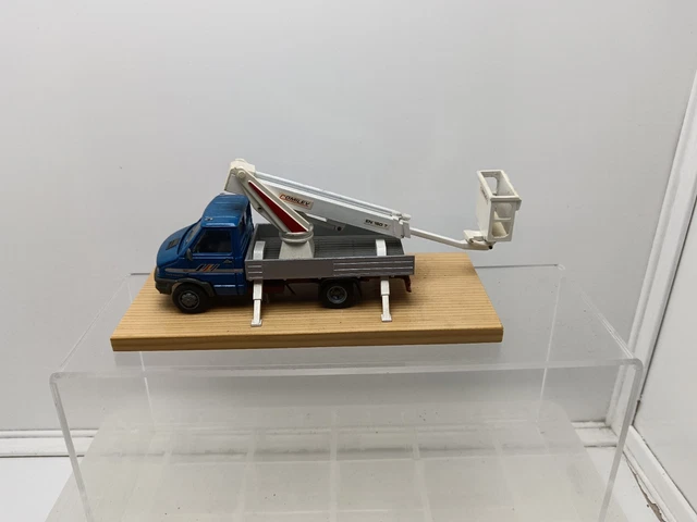 OLD CARS 1/43 - Fiat Iveco Daily Ambulance Réanimation Pompiers EUR 38