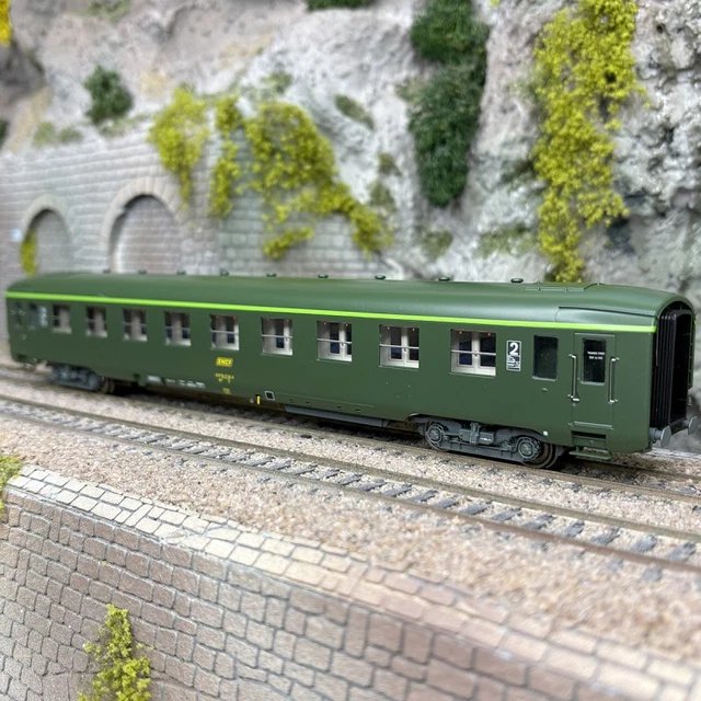 Voiture DEV AO B8 ex-A3B5, 2CL logo encadré jaune, Sncf, Ep