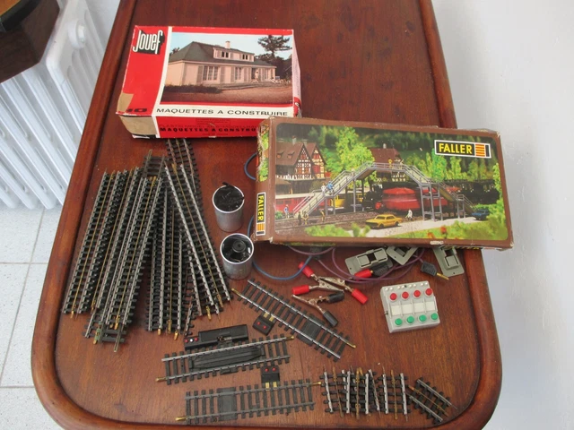 LOT DE RAILS 3 Voies Edobaud . 25 Courbes Et 11 Droits . EUR 90,00