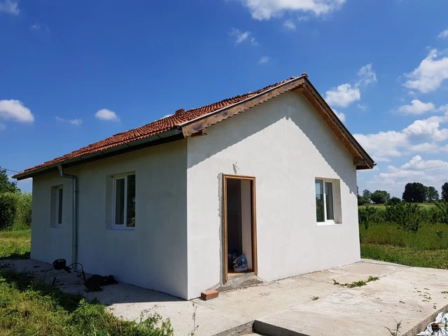House in Bulgaria in very quiet village 2