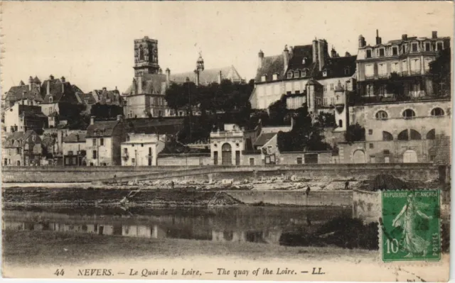 CPA NEVERS Le Quai de la Loire (805550)