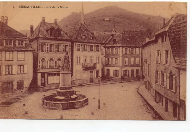 RIBEAUVILLE - Alsace - Haut Rhin - CPA 68 - Place de la Sinne - Fontaine