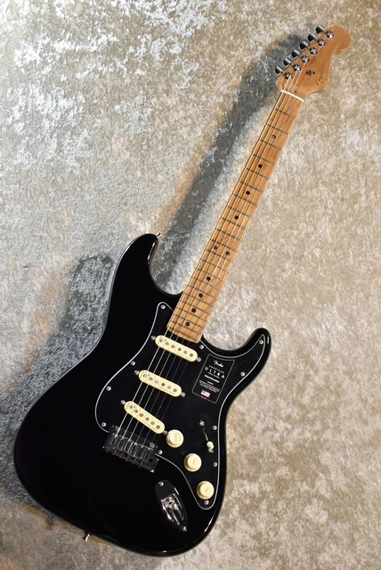 Fender FSR American Ultra Stratocaster Roasted Maple Neck Black  US22059634  3