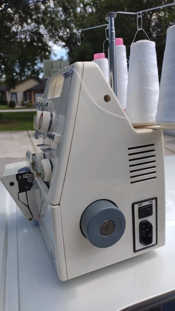 31+ White Speedylock Serger 234De